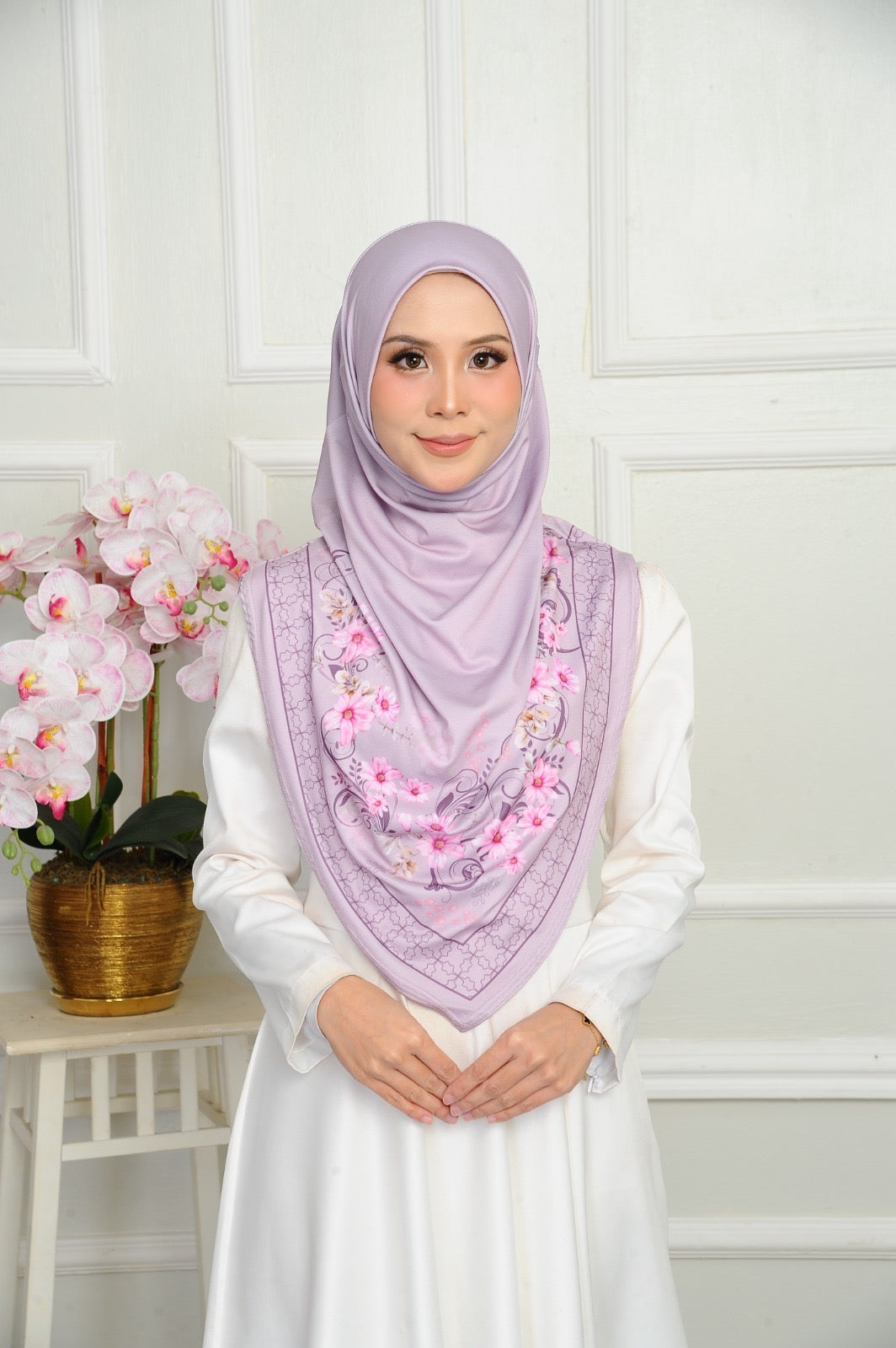 Lamira Instant Floral V Shape