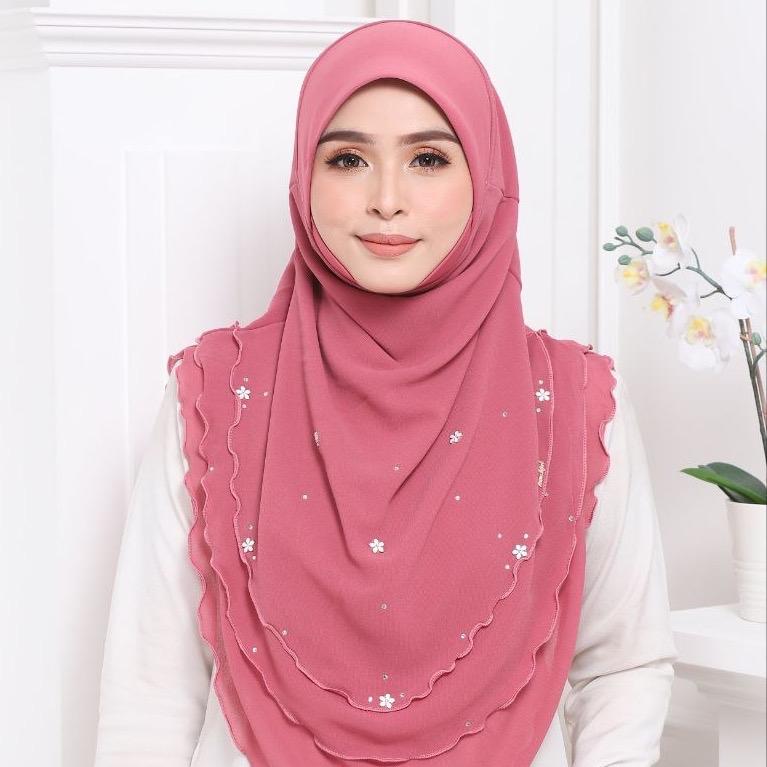 ADULTS Instant Hijab with 3 Layered Design Easy to wear and looks elegant Solid Color MUSLIMAH