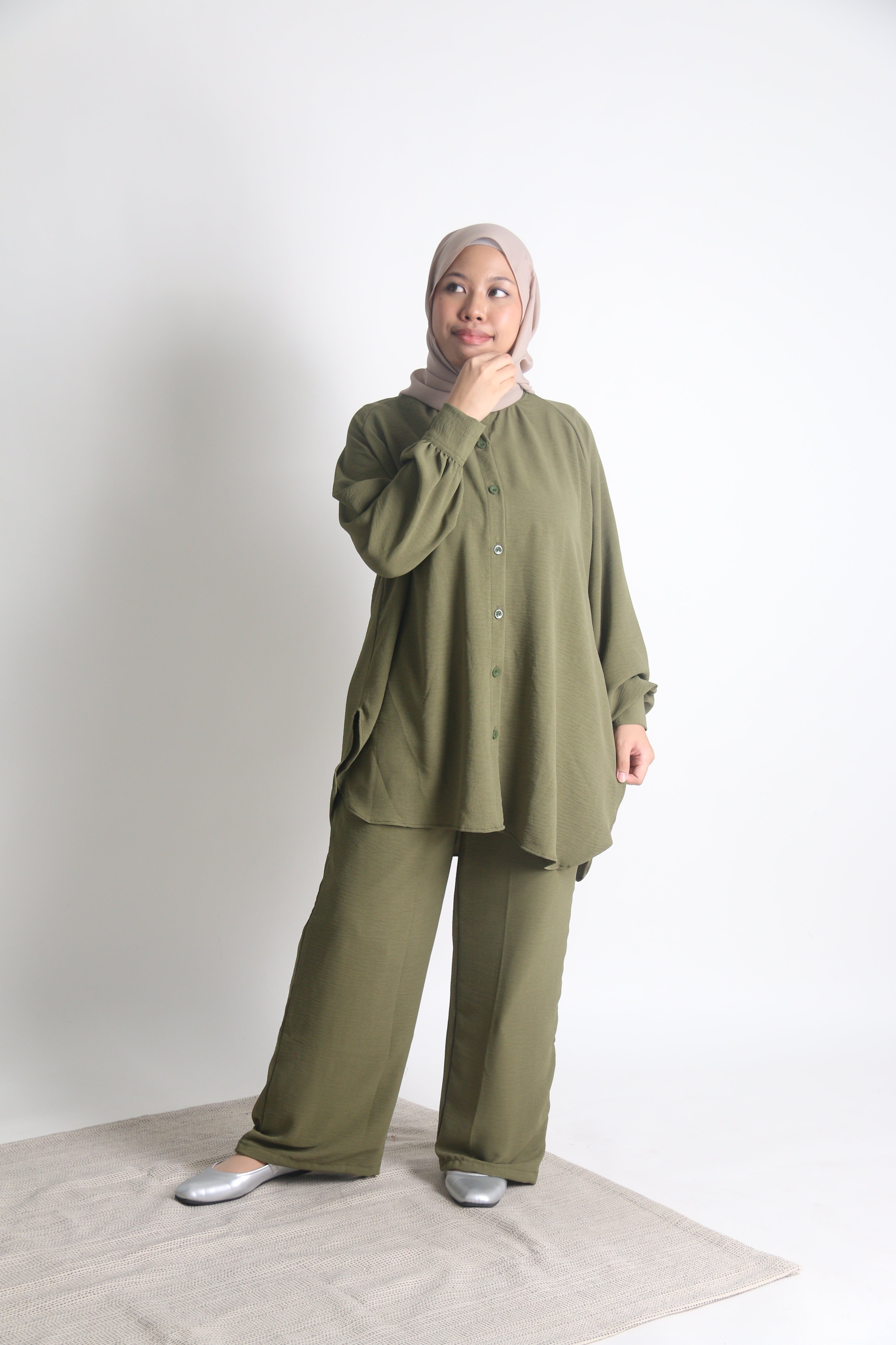 Women's Ironless 2 Pieces Outfit Set (Olive Green)