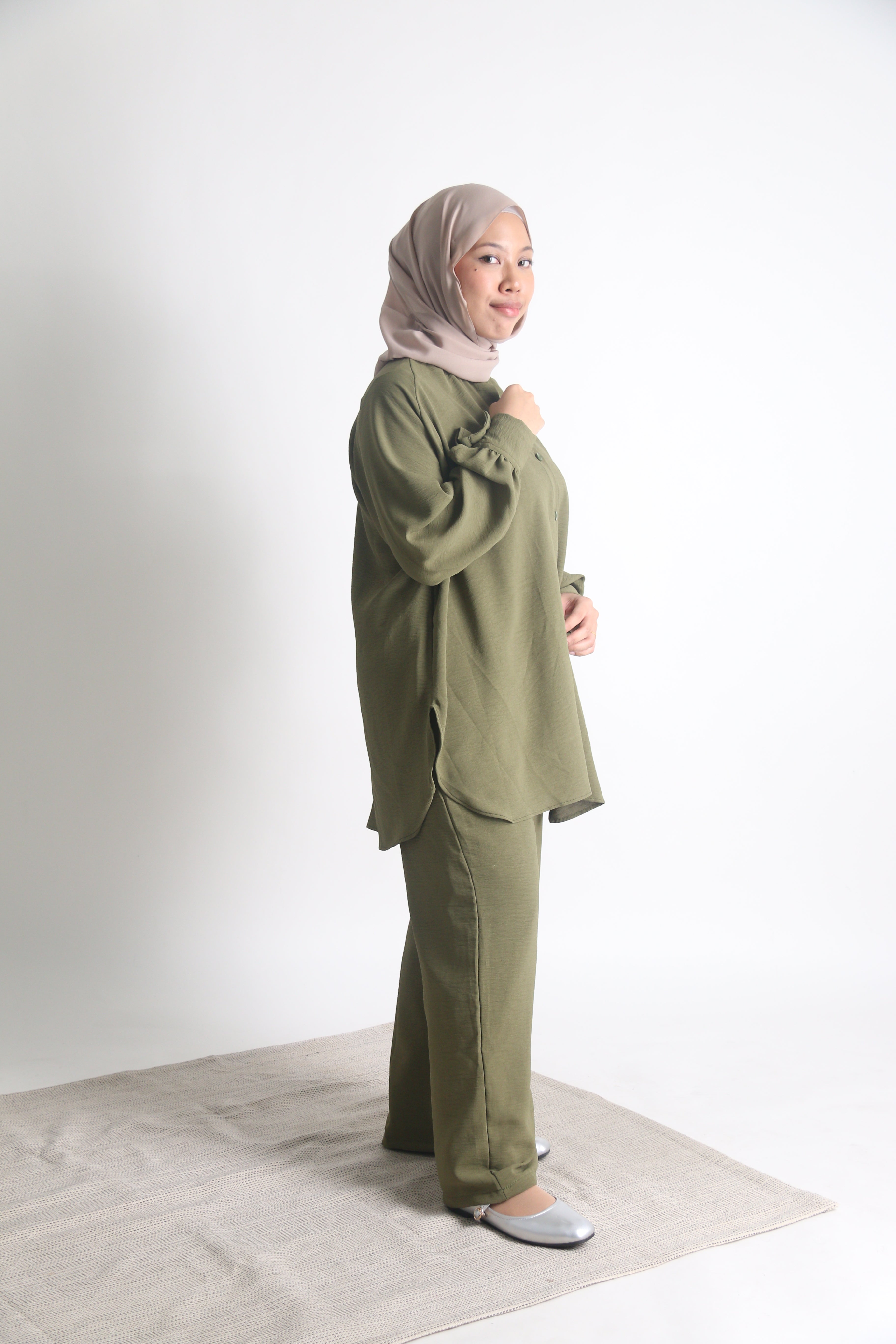 Women's Ironless 2 Pieces Outfit Set (Olive Green)