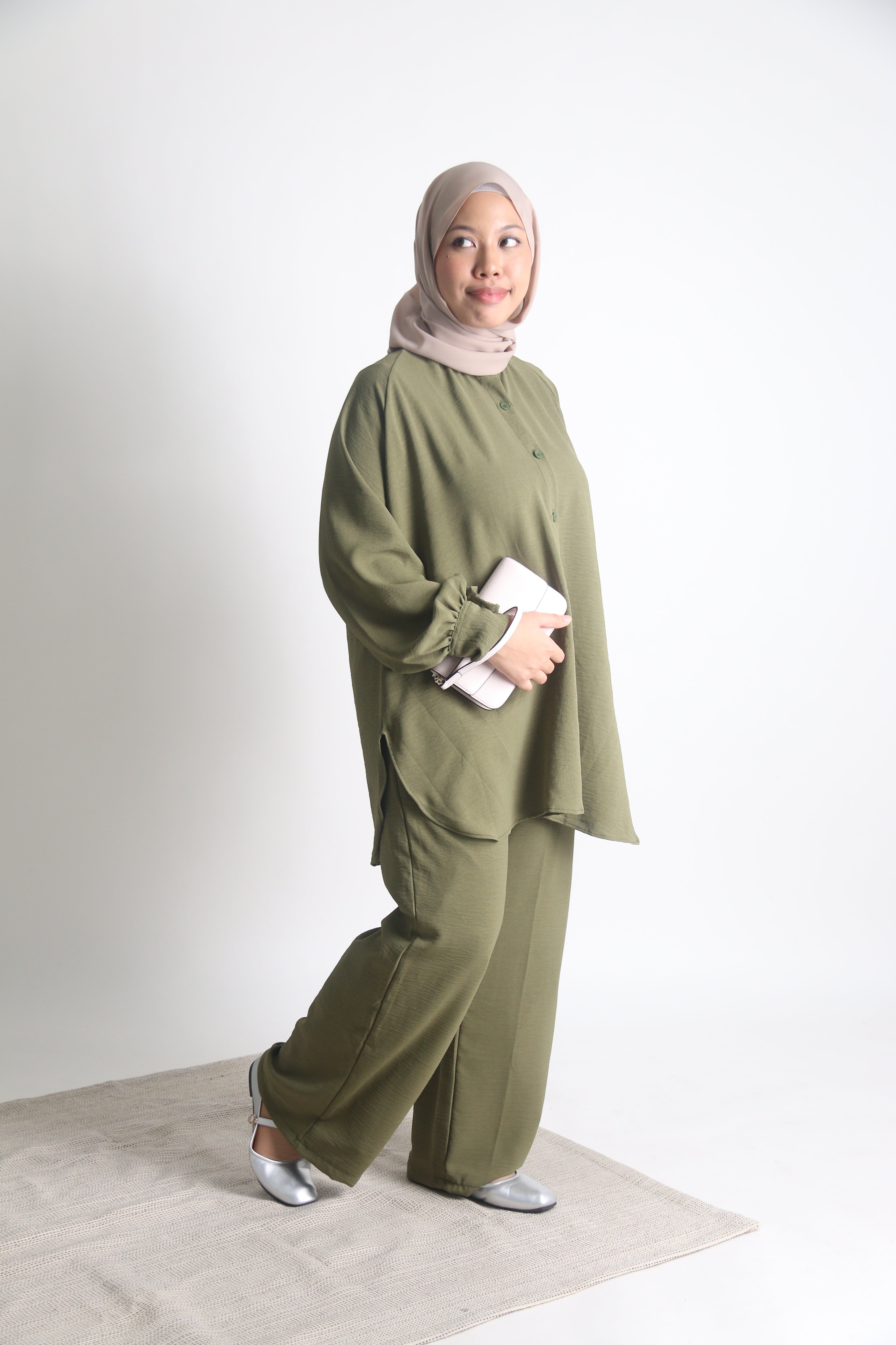 Women's Ironless 2 Pieces Outfit Set (Olive Green)