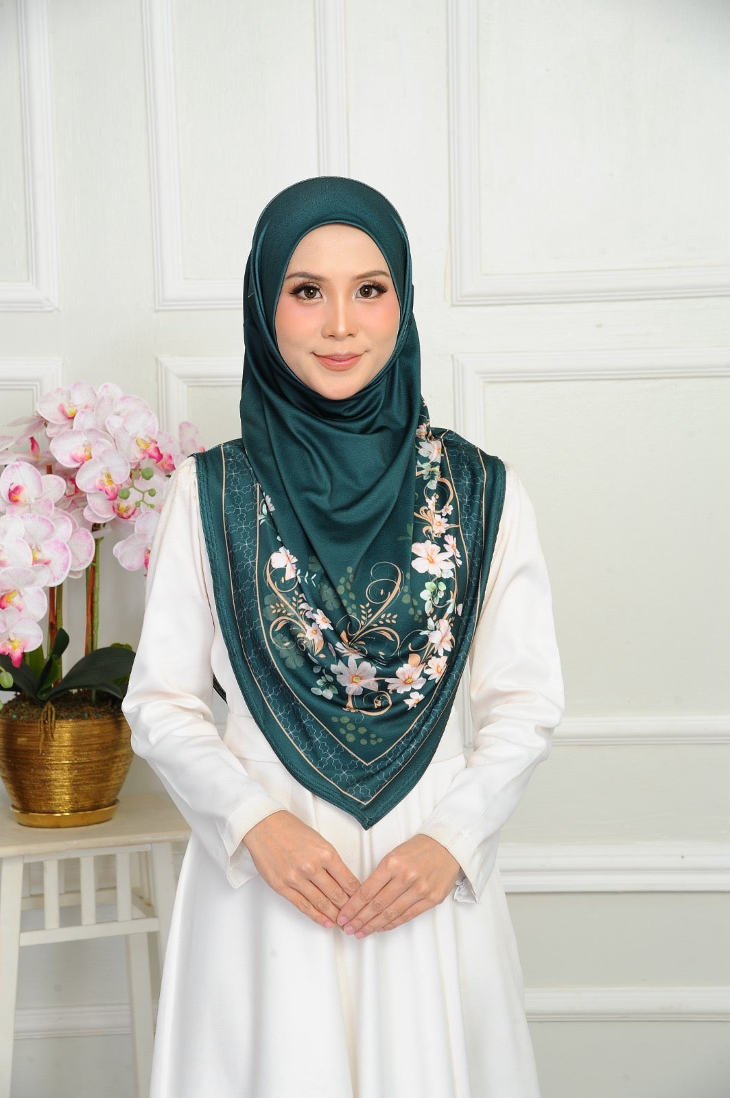 Lamira Instant Floral V Shape
