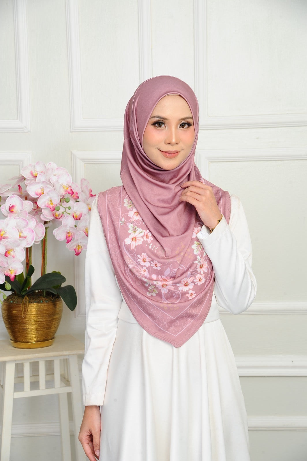 Lamira Instant Floral V Shape