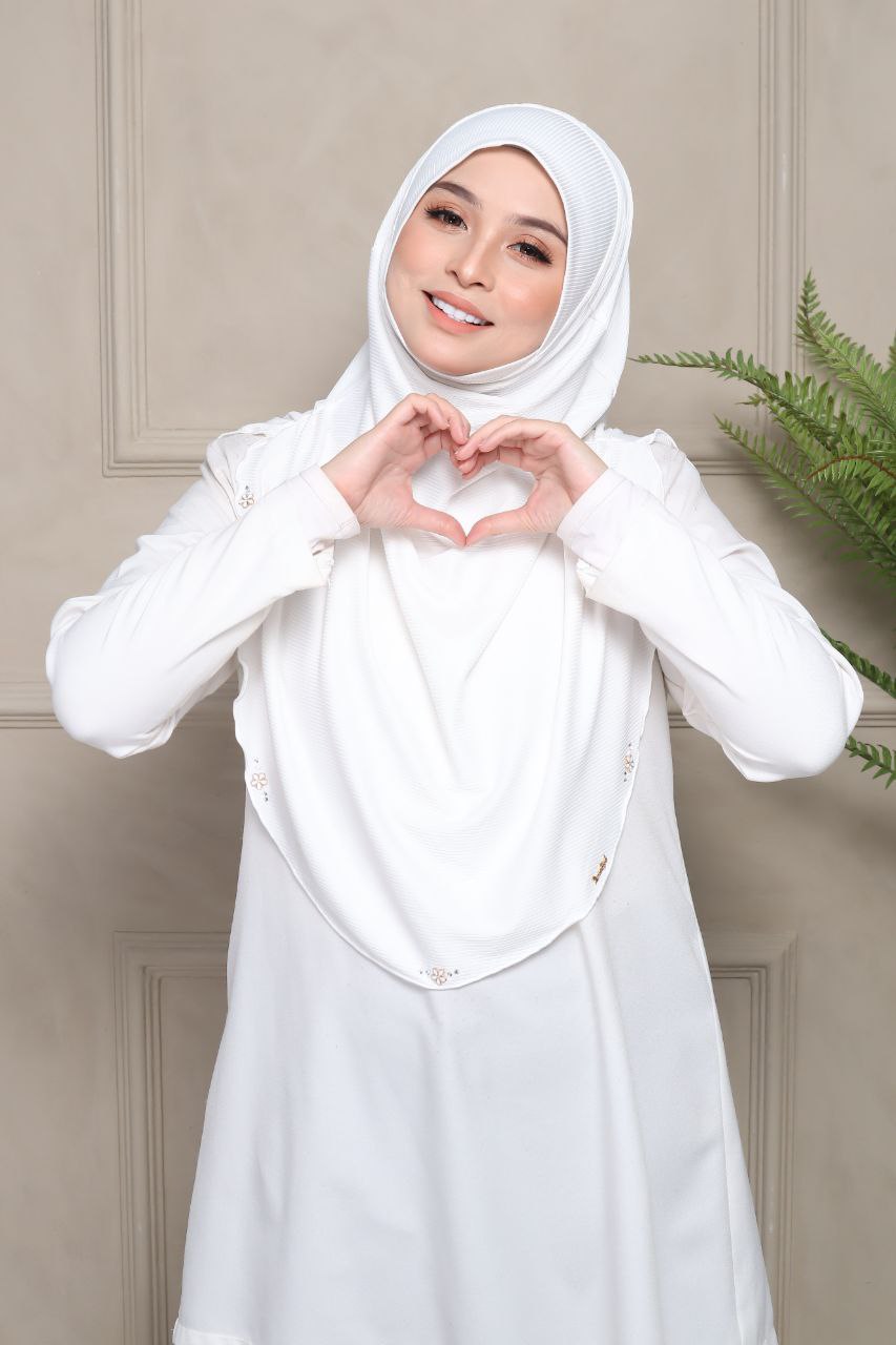 Instant Hijab Cotton Ribbed Dalila with cute floral at side