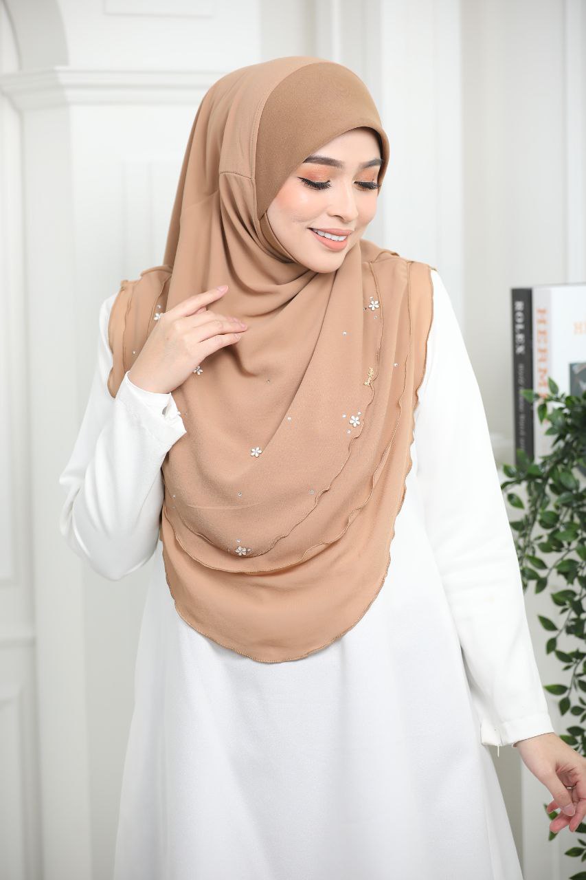 ADULTS Instant Hijab with 3 Layered Design Easy to wear and looks elegant Solid Color MUSLIMAH