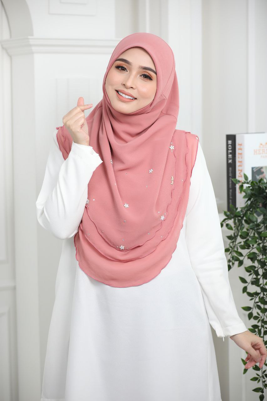 ADULTS Instant Hijab with 3 Layered Design Easy to wear and looks elegant Solid Color MUSLIMAH