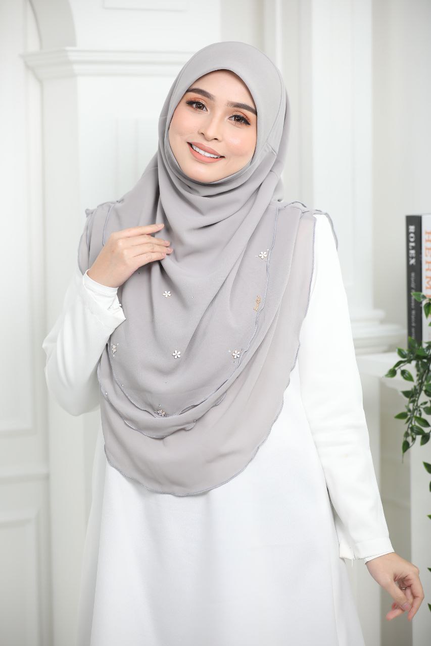 ADULTS Instant Hijab with 3 Layered Design Easy to wear and looks elegant Solid Color MUSLIMAH